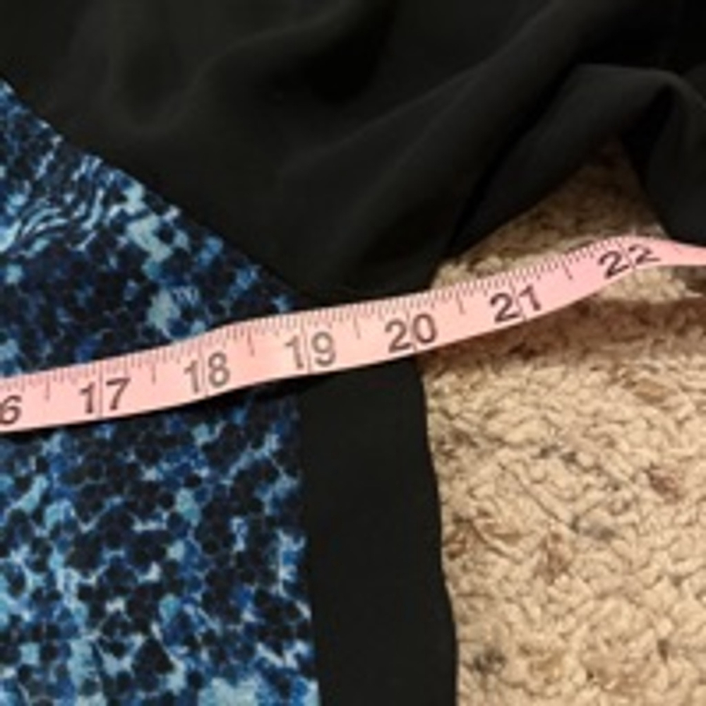 Women's DKNY Jeans Top Size M Blue and Black Long Sleeve - Picture 4 of 7